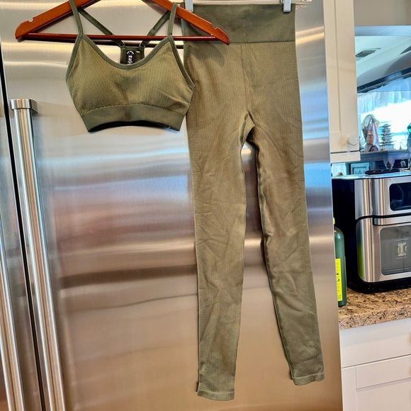 NWOT The Upside SET Seamless Ballet Bra and Ribbed Leggings in Khaki Green Olive - Picture 13 of 16